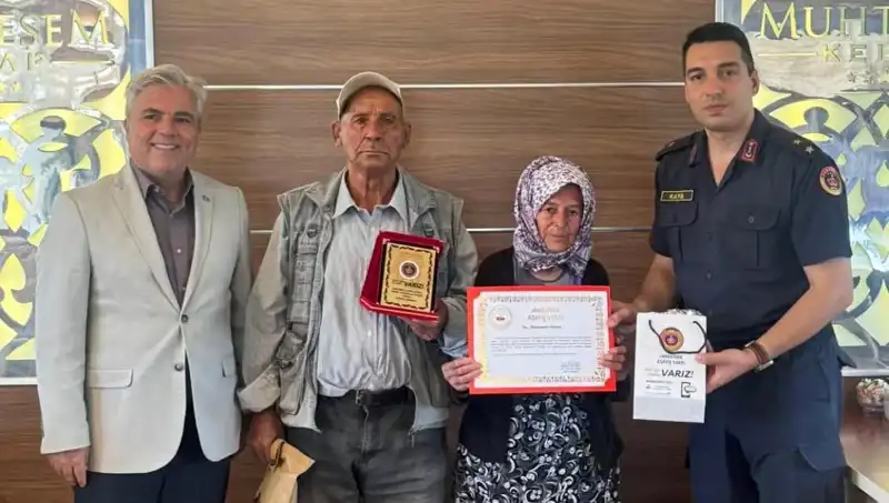 Tek Varlıklarını Jandarmaya Bağışlayan Aile, Duygulandıran Hikayeleriyle Gündem Oldu