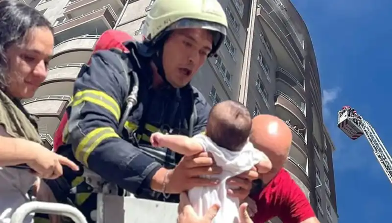 Kayseri'de 14 Katlı Binada Çıkan Yangın, Korku Dolu Anlar Yaşattı