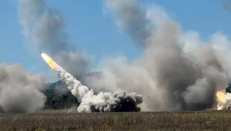 Avustralya'nın En Büyük Askeri Tatbikatında HIMARS Menzili İlk Defa Test Edildi