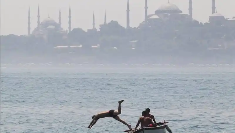 Aşırı Sıcak Havalar Geliyor: 44 Derecelere Ulaşacağız!