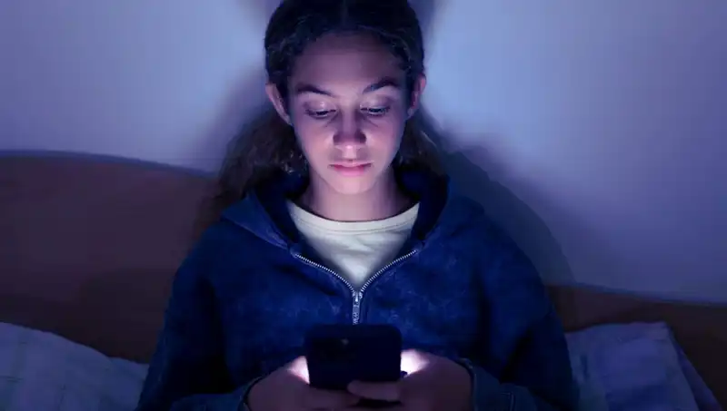 Sosyal Medya ve Gençler: Havalı Trendlerin Gizli Tehlikesi
