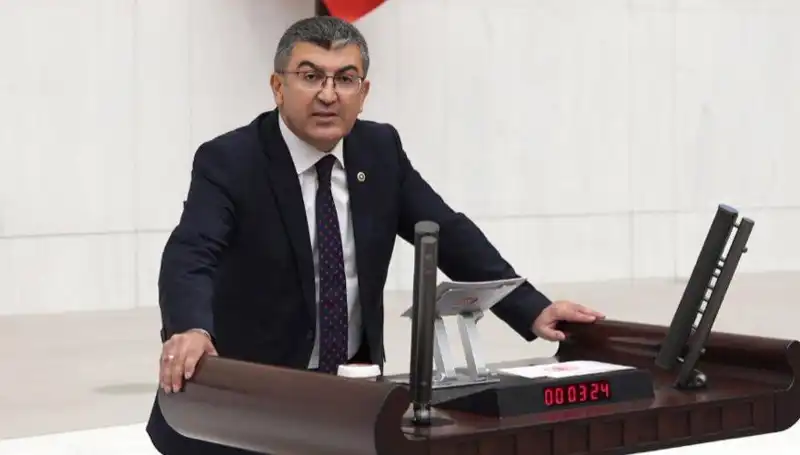 Hasan Ekici, Gelecek Partisi'nden İstifa Etti: Siyasi Gelişmeler Ne Olacak?