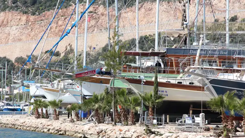Kaş'ta Gezi Tekneleri Yeniden Denizde: Turizm Büyüsü Yerine Dönüyor