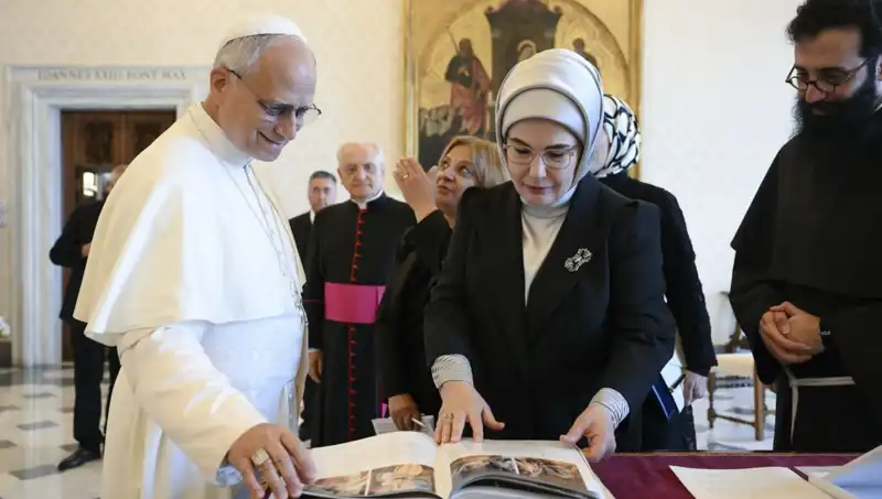 Emine Erdoğan ve Papa Leo, Gazze İçin Bir Araya Geldi: Barış Mesajları Verildi