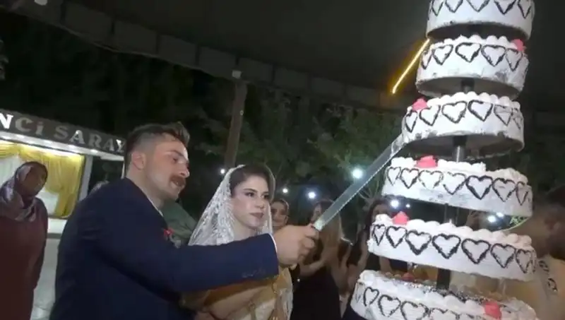Düğün Mutluluğu Kısa Süreli Oldu: Gelin ve Damat Hastaneye Koştu