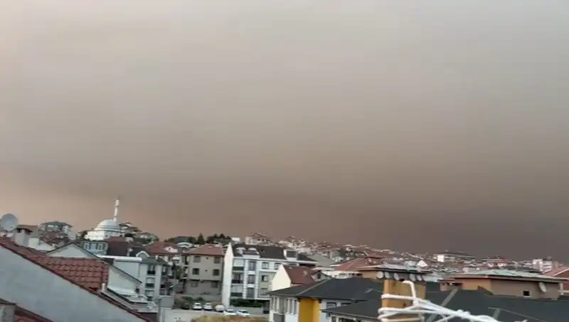 Bursa'da Kül Yağmuru Uyarısı: Zarar Görmemek İçin Dikkatli Olun!