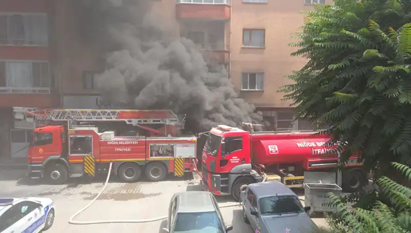 Niğde'de Büyük Beyaz Eşya Deposu Yangını: Zarar Miktarı ve Nedenleri