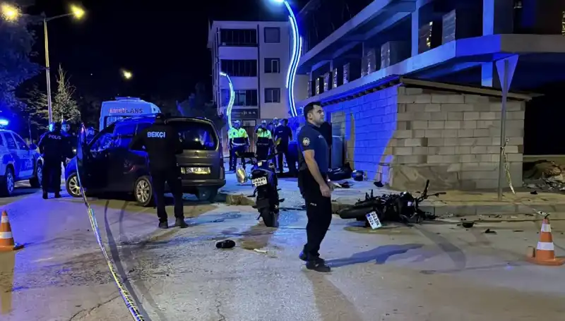 Motosiklet Kazasında İki Genç Hayatını Kaybetti: İstanbul'da Trajik Olay