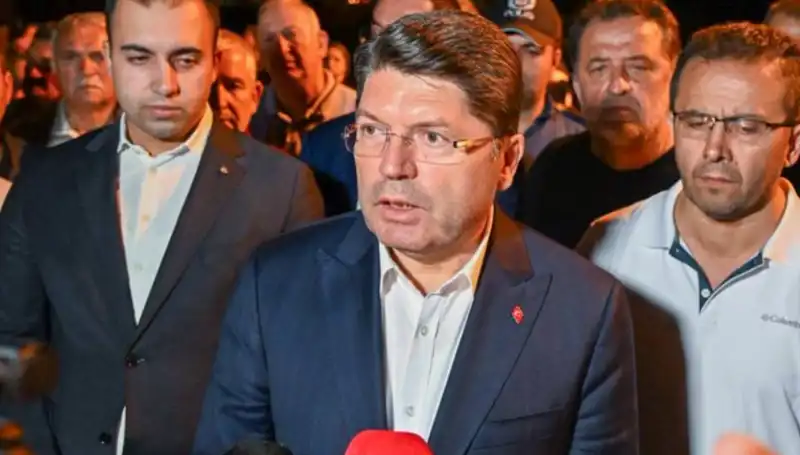 Bursa Orman Yangınında FETÖ Bağlantısı İddiası: Bakan Tunç Telefonları İnceliyor
