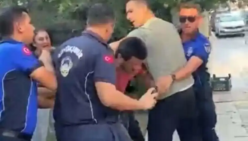 Seyyar Satıcı Sokakta Dayak Yedi: Zabıta Olayı Nasıl Yıllarca Sürdü?