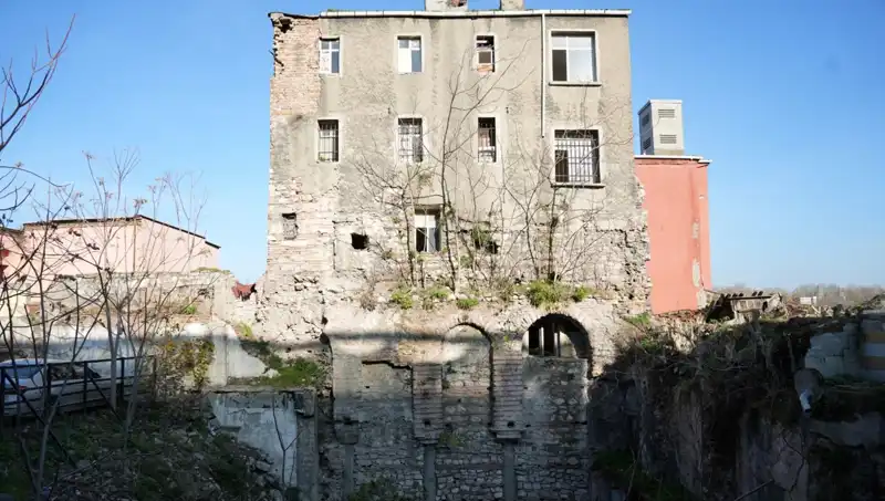 İstanbul'un Kadim Mirası: 1600 Yıllık Tarihi Bina Göz Kamaştırıyor