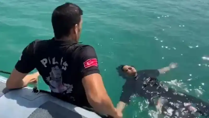 Baraj Gölüne Düşen Kadın, Gemi Adamlarının Cesaretiyle Hayata Döndü