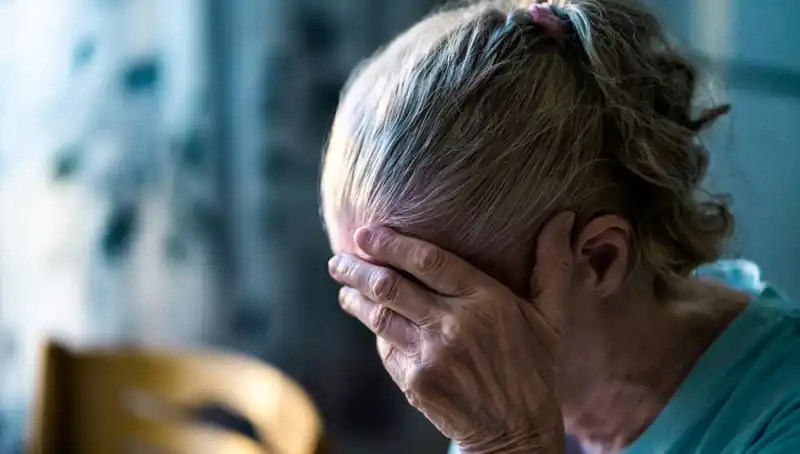 Uzmanından Şok İtiraf: Alzheimer'a Yol Açan Günlük Alışkanlıklarınız