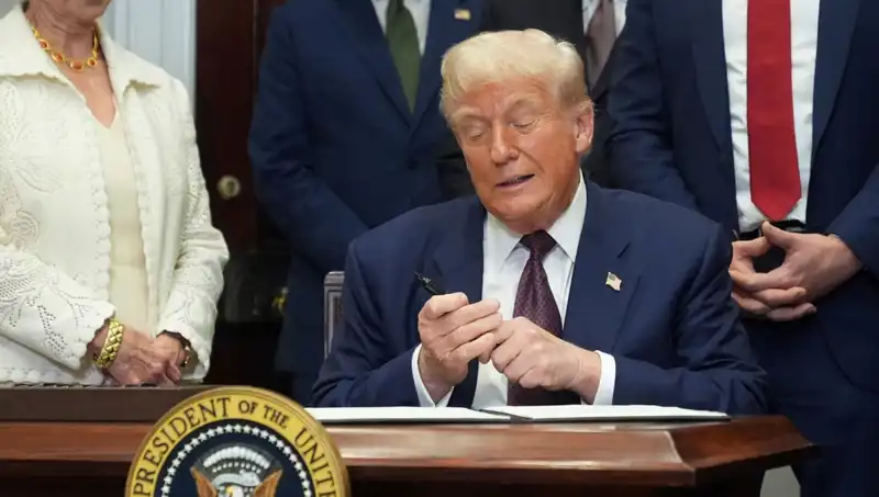 Trump, Beyaz Saray’ı Yenileme Projesine 200 Milyon Dolar Ayırdı!