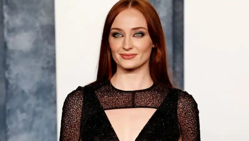Sophie Turner'ı Kızdıran Yorum: Game of Thrones'un Gölgesinde Kalmak mı?