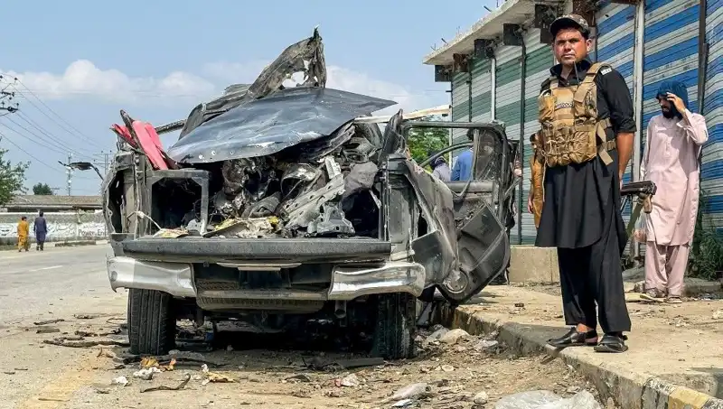 Pakistan’da Kanlı Patlama: Hedefteki Hükümet Yetkilileri Hayatını Kaybetti