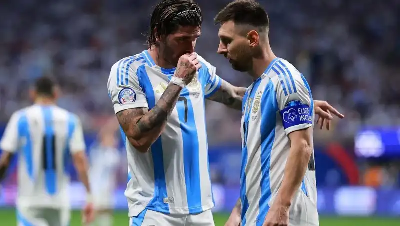 Rodrigo de Paul, Messi ve Takım Arkadaşlarıyla Yeniden Bir Araya Geldi