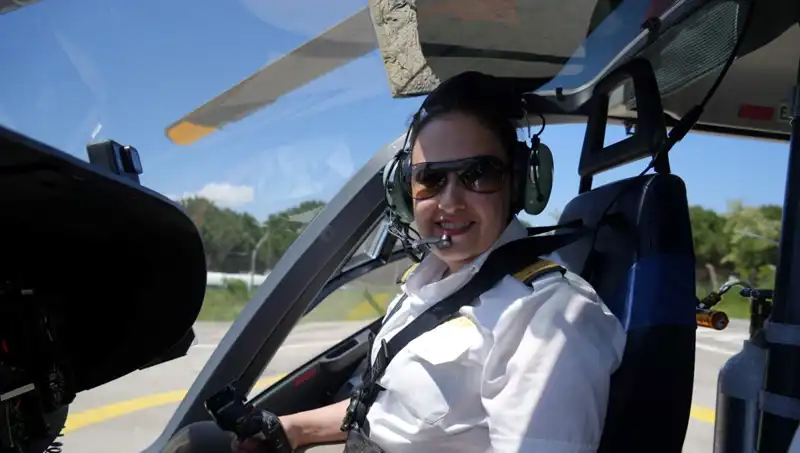 Türkiye’nin Tek Kadın Ambulans Helikopter Pilotunun İnanılmaz Hikayesi