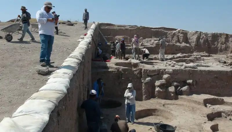 Oylum Höyük’teki Kazı Çalışmaları Sıcak Havaya Rağmen Devam Ediyor